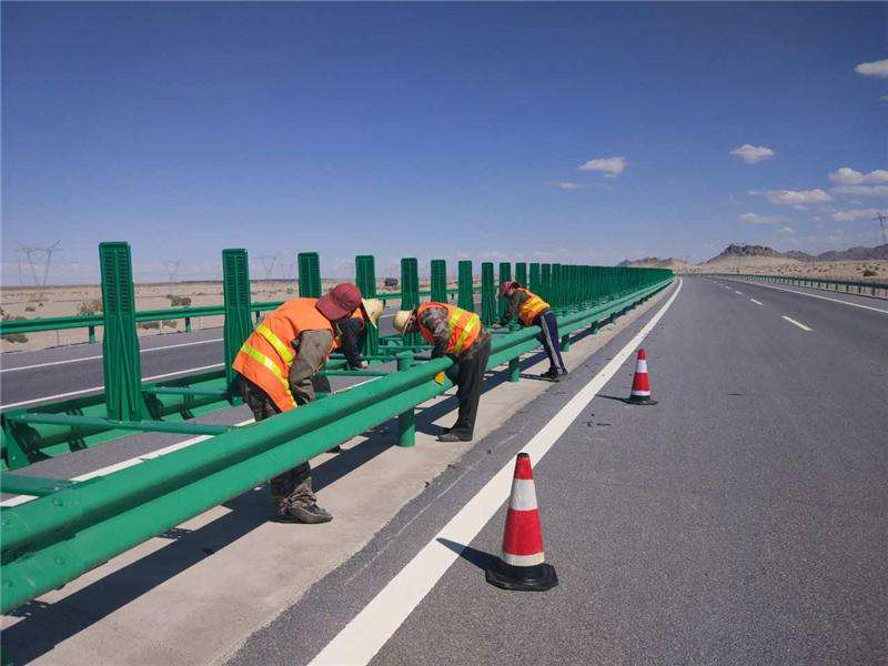 高速公路护栏